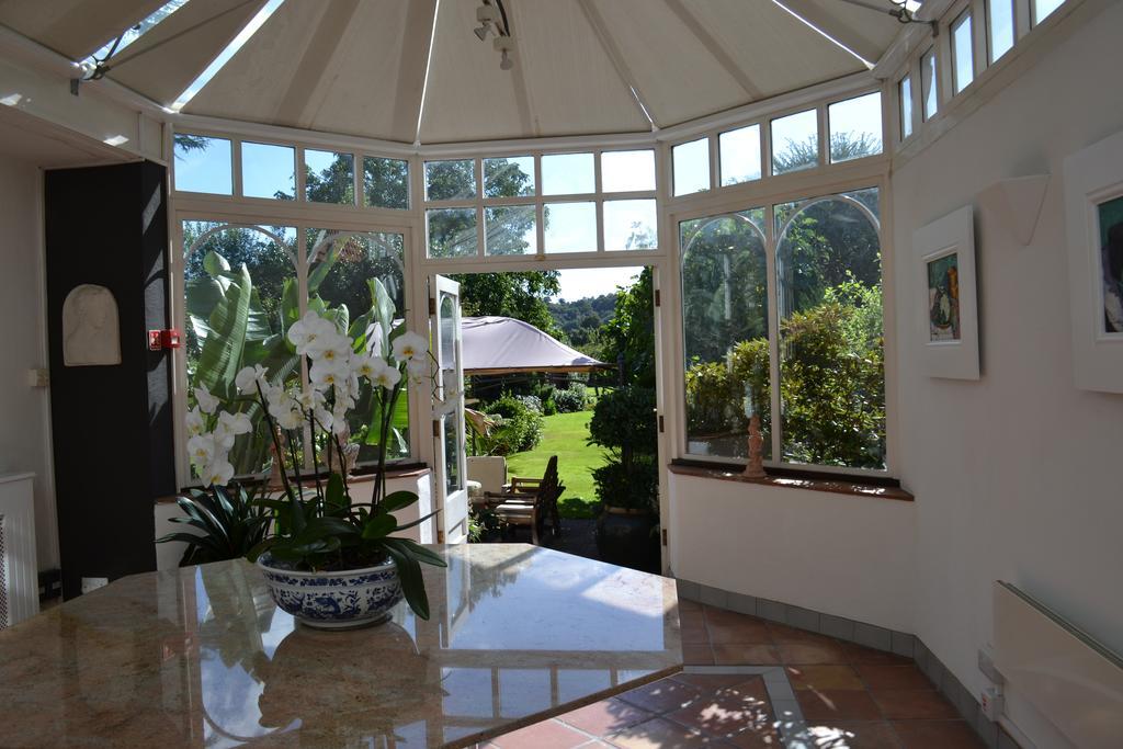 Cranleigh Hotel Reigate Buitenkant foto