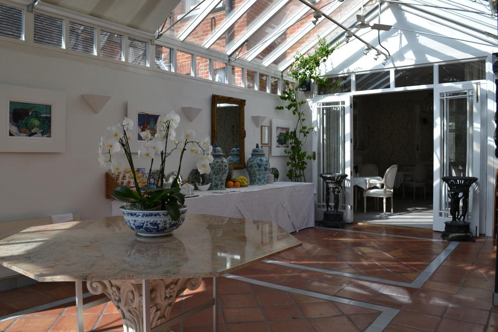 Cranleigh Hotel Reigate Buitenkant foto