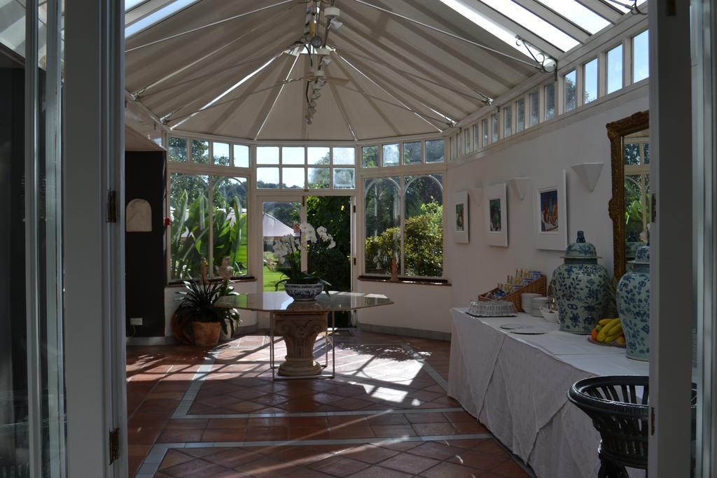 Cranleigh Hotel Reigate Buitenkant foto