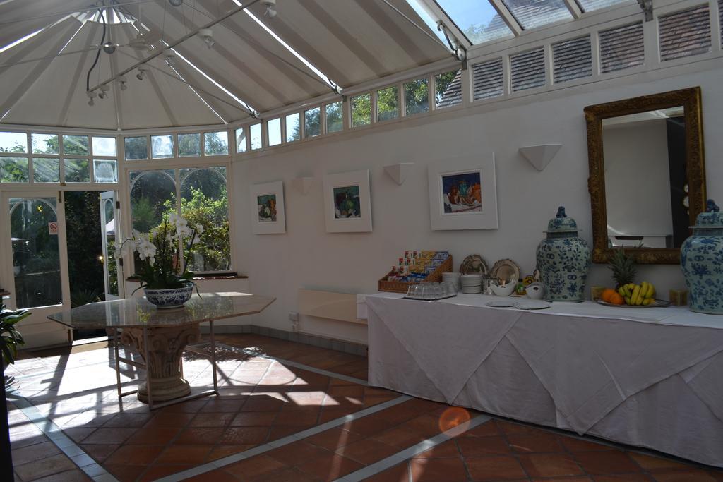 Cranleigh Hotel Reigate Buitenkant foto